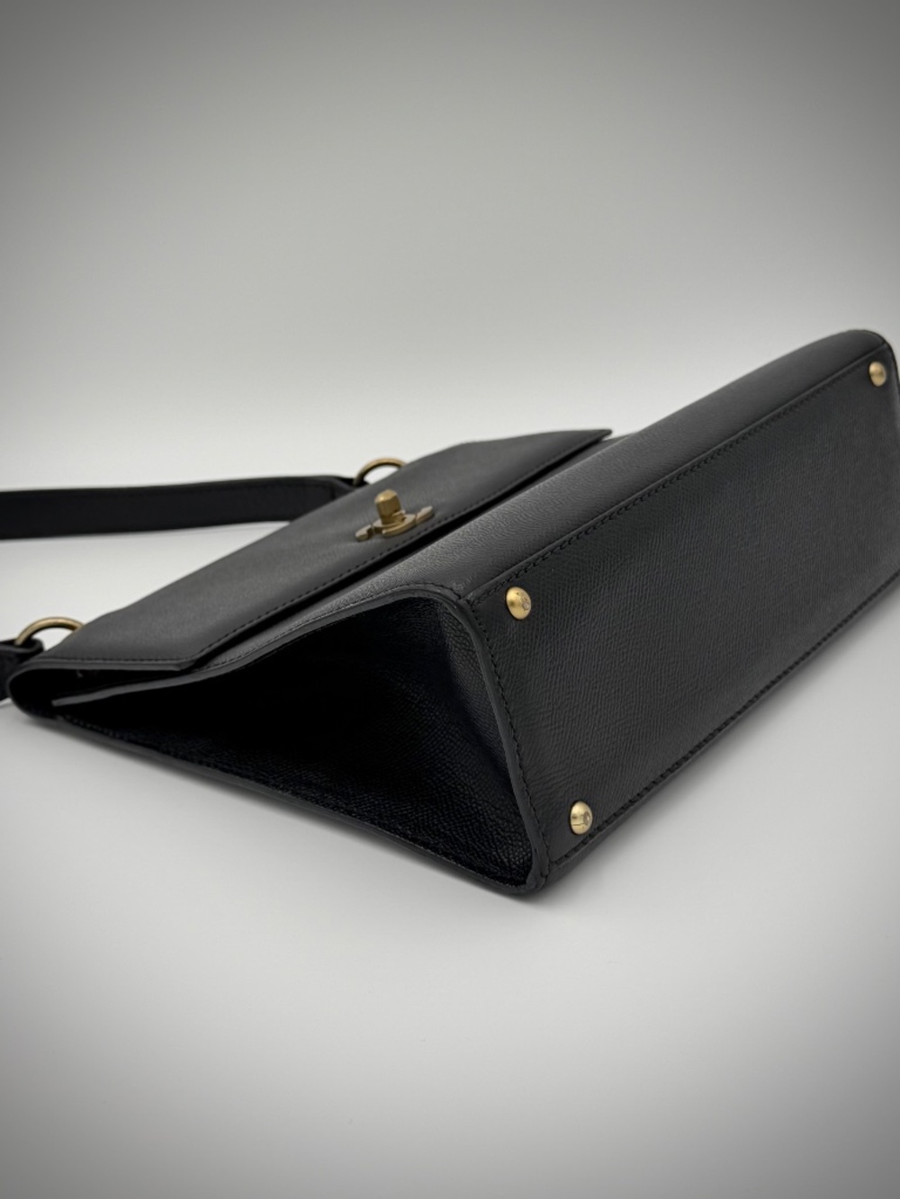 Chanel Vintage Caviar Shoulder Bag — Black - Picture 12 of 14